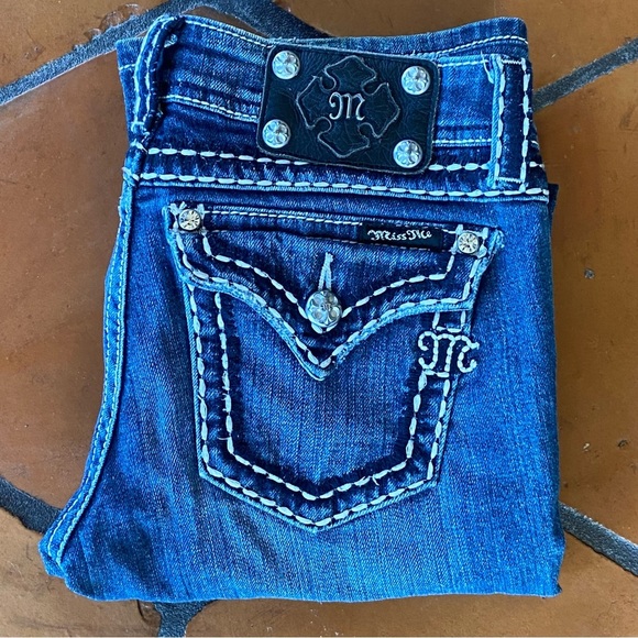 Women’s Miss Me  JP5014L Thick Stitch Rhinestone Boot Cut Jeans Size 26 Southern - Picture 1 of 11